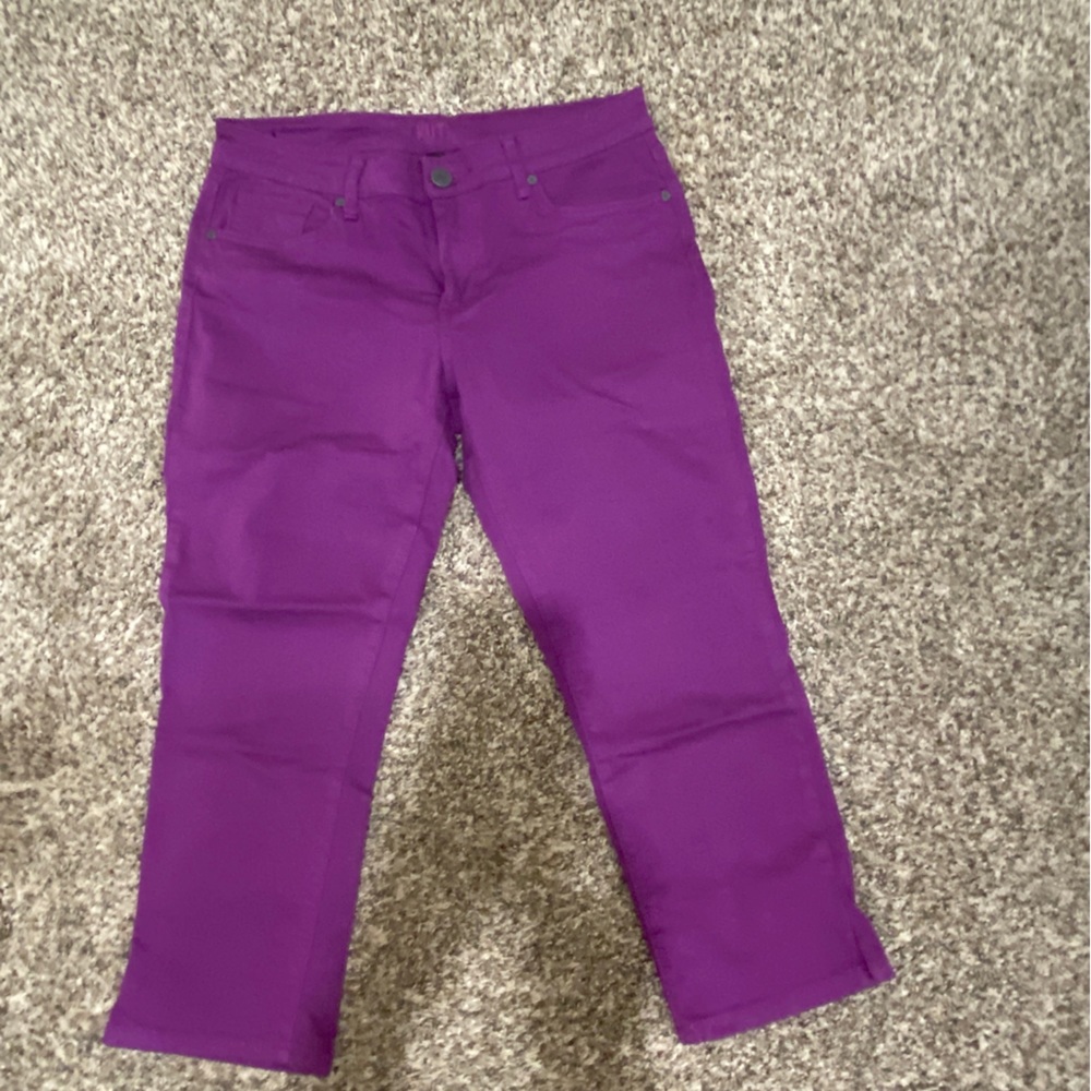 Kut from the Kluth Crop Skinny size 6 purple pants